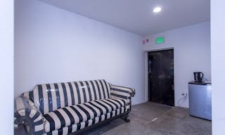 Fairfax District Versatile High Ceiling Two Level Indoor/ Outdoor Party Film Photo Space - Image 11