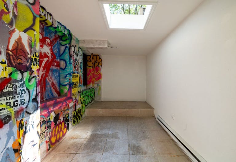 Versatile Creative Hub: Uncover Potential in this UWS Gem - Image 2