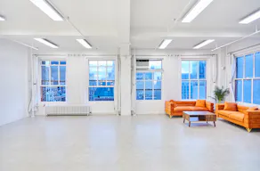 Expansive Skyline Loft - Connected Studio Space - Image 19