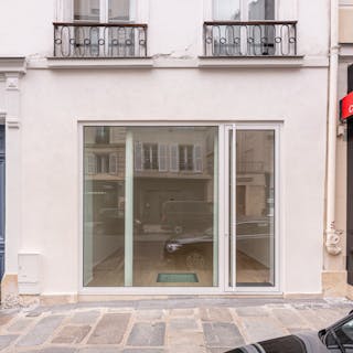 Perfect location on Rue de Turenne - Image 1