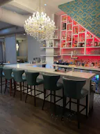 Bar and Lounge - Image 2