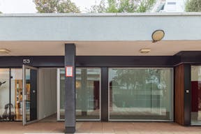 Art Galerie à proximité du Champs de Mars et de la Tour Eiffel -idéale pour des expositions d'arts modernes ou anciens, sculptures, antiquaires ou autre showroom - Image 7