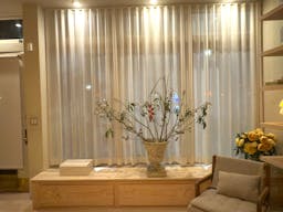 West Village Storefront + Showroom Gallery—Sunlit + Design Led - Image 2