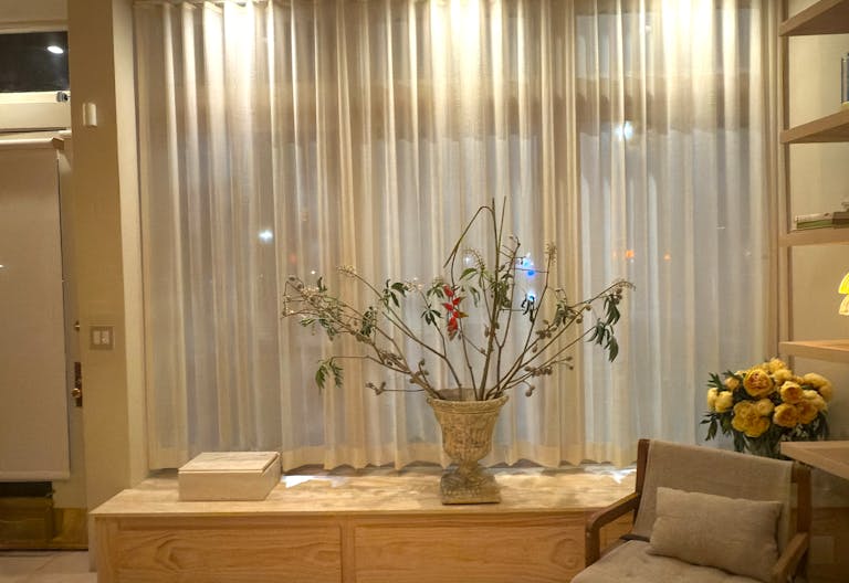 West Village Storefront + Showroom Gallery—Sunlit + Design Led - Image 2