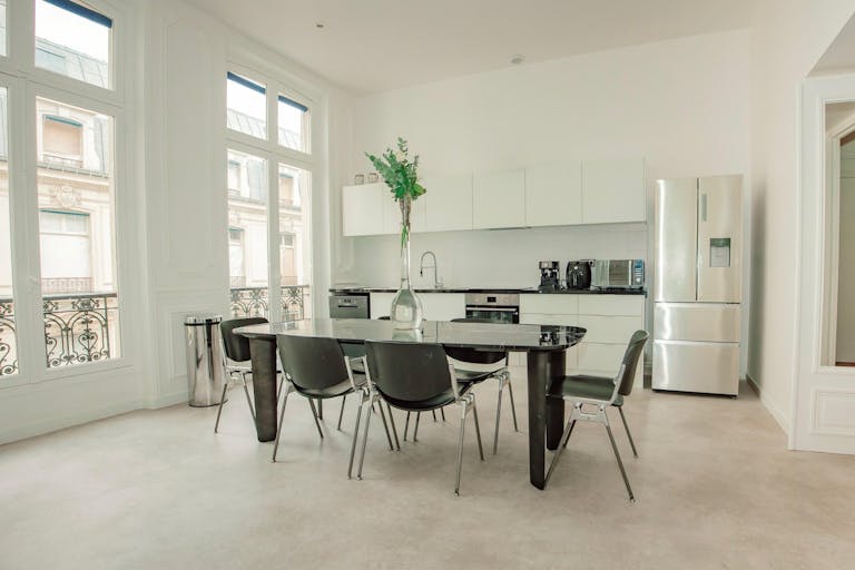 Sublime appartement haussmanien au coeur du 8�me arrondissement - Image 2