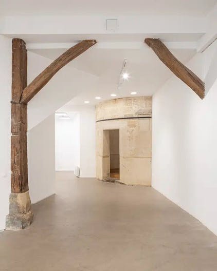 Superb Gallery with Volume - Le Marais - Ideal Showroom Fashion Week / Filming - Image 3