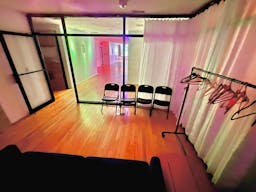 Entire Floor in SOHO with 2 extra rooms! - Image 24