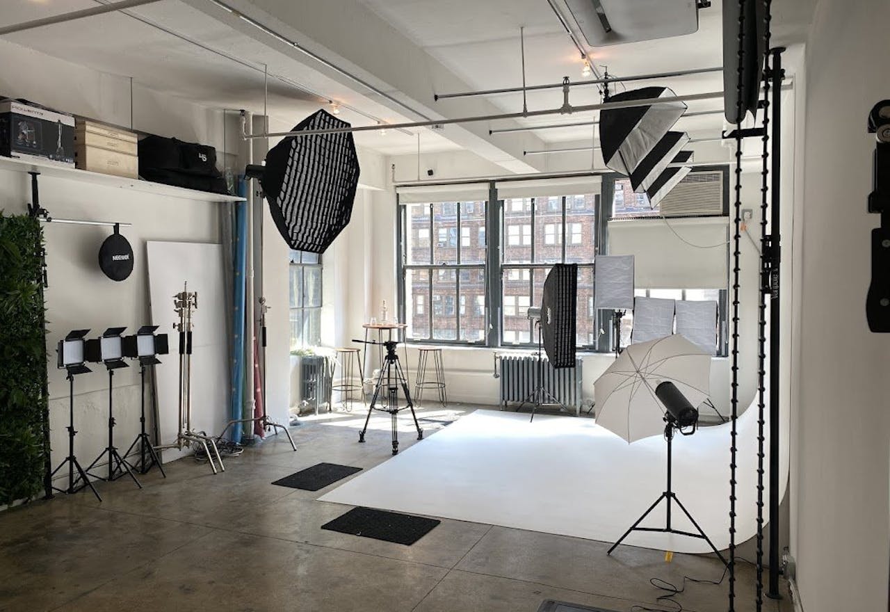 Urban Photo Studio in NYC - Image 0
