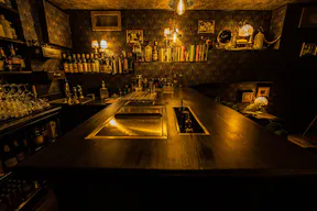 Retour dans le temps dans un magnifique Bar priv� - Image 3