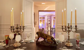 Chic Parisian Apartment – Fashion Showroom, Paris Champs-Élysées - Image 15