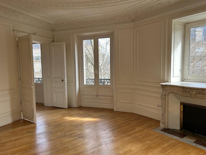 Apartment Showroom in Saint-Germain - Image 0