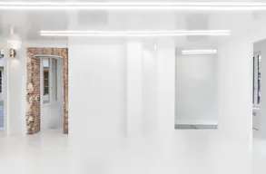 Galerie au cœur du Haut-Marais – Showroom & Pop-Up Premium - Image 4