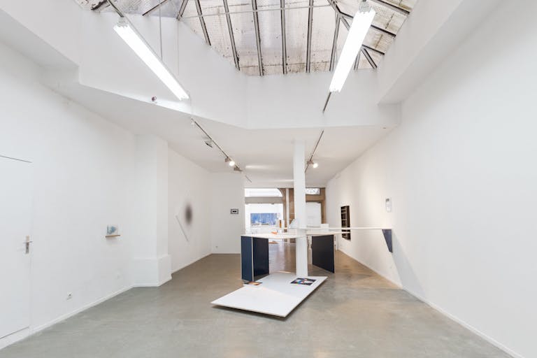 Bright Le Marais Gallery Space - Image 2