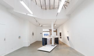 Bright Le Marais Gallery Space - Image 2
