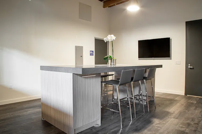 East LA Skylight Studio - Image 4