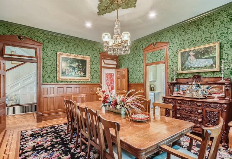 Exquisite & Unique Home: A Masterpiece you must see! - Image 2