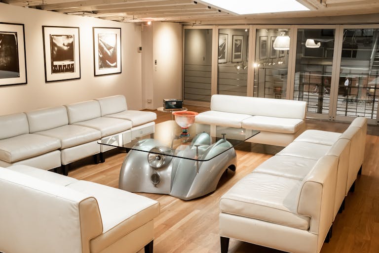 Stunning Mezzanine Lounge Overlooking Classic Car Showroom - Image 0