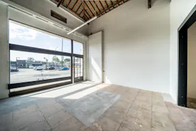 Stunning Retail Space on Iconic Sunset Boulevard - Image 4