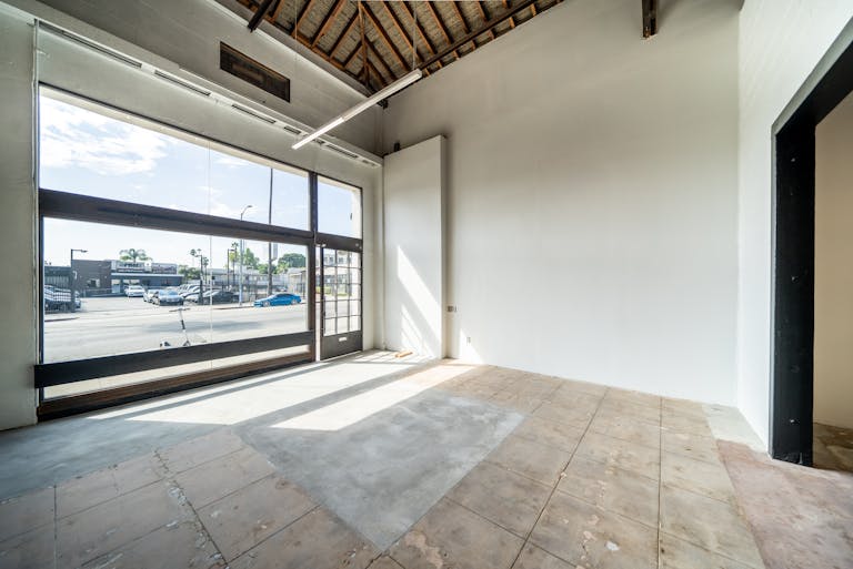 Stunning Retail Space on Iconic Sunset Boulevard - Image 4