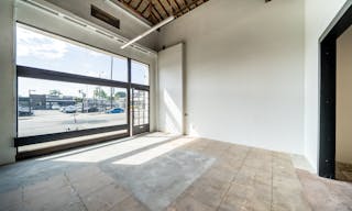 Stunning Retail Space on Iconic Sunset Boulevard - Image 4