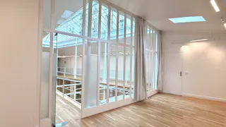 Loft industriel avec verrière zénithale - Image 19