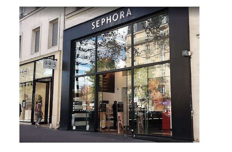 Flagship in Avenue des Ternes - Image 0