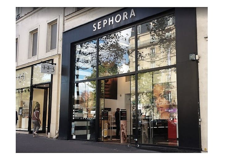 Flagship in Avenue des Ternes - Image 0