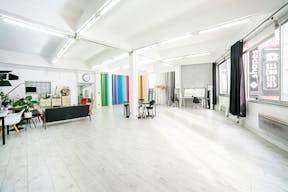 Un showroom 100% modulable dans le haut-Marais avec des volumes industriels. - Image 25