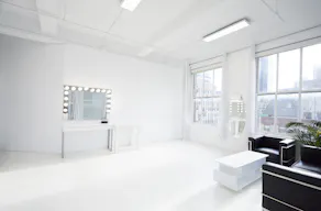 22C Affordable Showroom Pop up Rental Space in Manhattan - Image 7