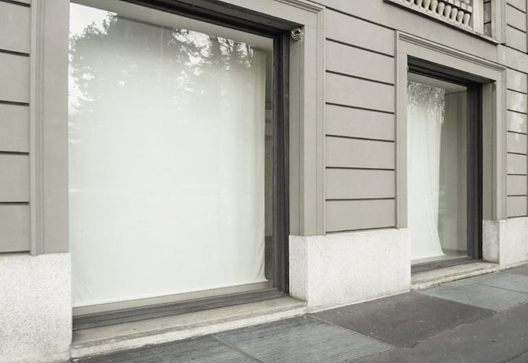 Beautiful temporary shop milano fashion district - Image 0
