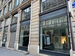 Corner Boutique - Prime Location - Place des Victoires - Ideal Pop-Up Store / FW Showroom - Image 1