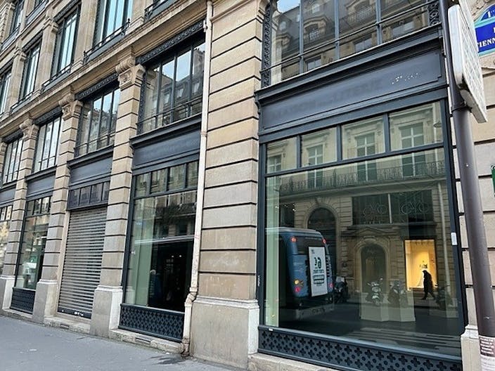 Corner Boutique - Prime Location - Place des Victoires - Ideal Pop-Up Store / FW Showroom - Image 1