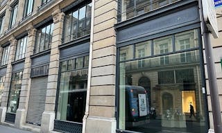 Corner Boutique - Prime Location - Place des Victoires - Ideal Pop-Up Store / FW Showroom - Image 1