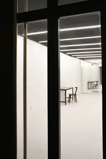 550 SqFt space on rue Saint-Martin (Haut Marais / Montorgueil / Beaubourg / Pompidou) - Image 2