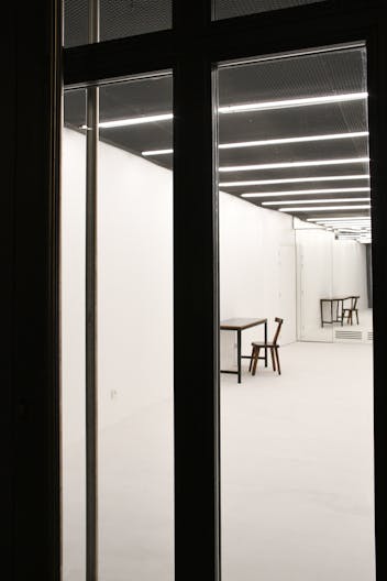 550 SqFt space on rue Saint-Martin (Haut Marais / Montorgueil / Beaubourg / Pompidou) - Image 3
