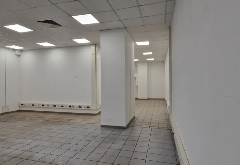 Prime retail space in Alexanderplatz - Image 1