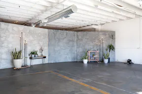 Stylish production and event space in Highland Park - Image 4