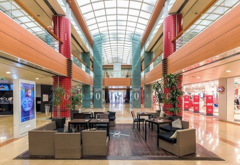 Shopping Mall Les Tanneurs - Lille - Cell B25 - Image 2