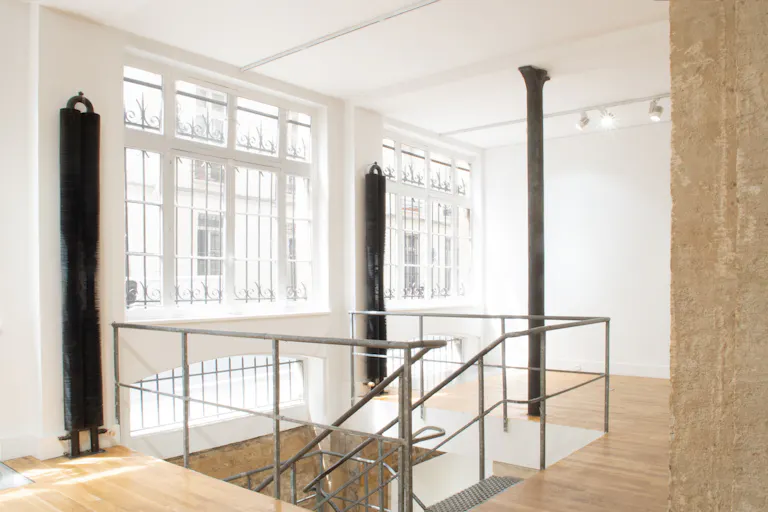 Large Fashion Showroom Rue des Minimes - Image 3