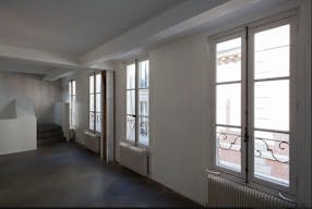 Luxurious Showroom Space in Saint-Germain-des-Prés, Paris - Image 6