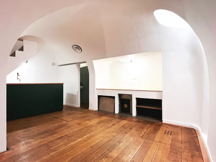 Perfect Pop-up place in central Paris, Le Marais - Image 4