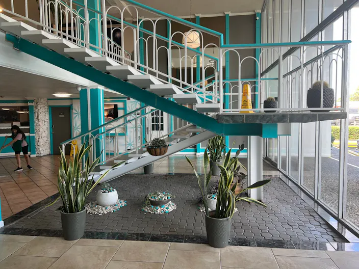 Multiple spaces for rent in the hip Houston Heights area - Image 1