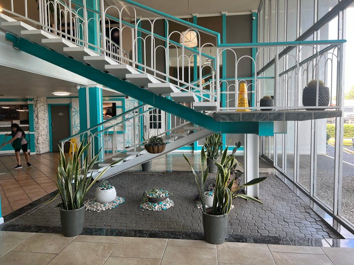 Multiple spaces for rent in the hip Houston Heights area - Image 1