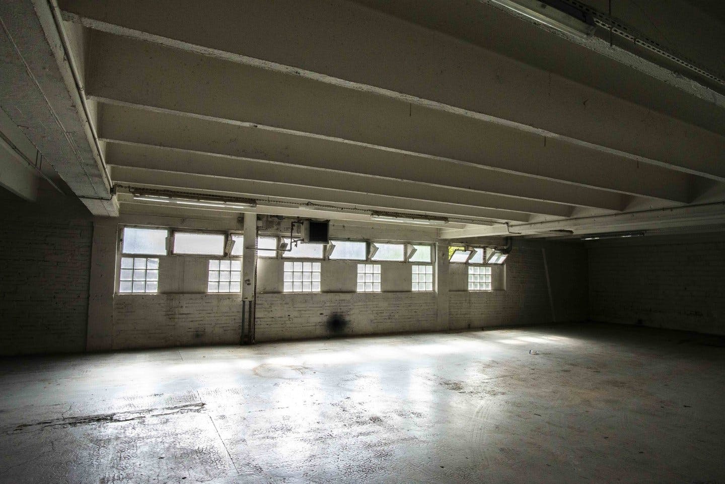Large Commercial Space on Quai de Grenelle, Paris
