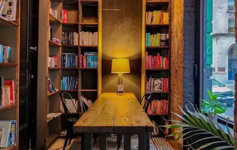 "Chic Coffee Shop ? Ideal for Events & Film Shoots" - Image 2