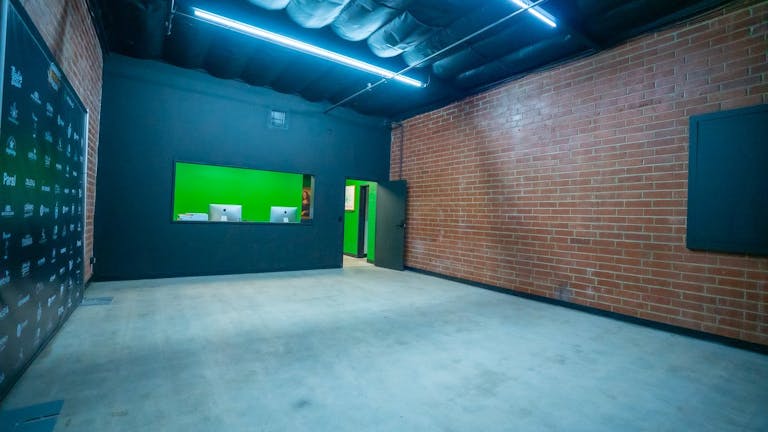 Exposed Brick Room for Photo shoot, Gallery space or Podcast - Image 1