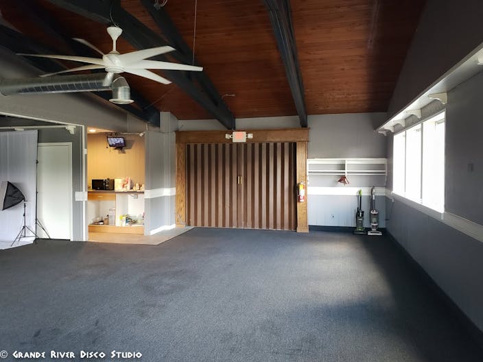 Grande River Disco Studio Photo Lounge & Recording Studio - Image 1
