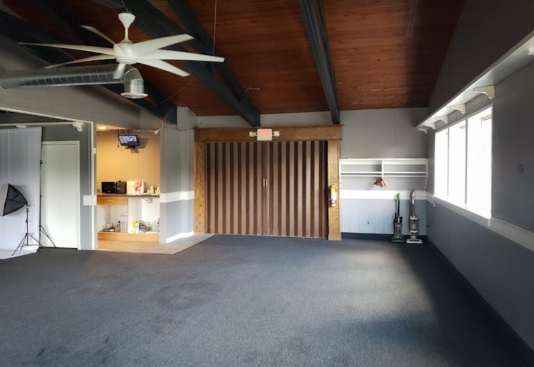 Grande River Disco Studio Photo Lounge & Recording Studio - Image 1