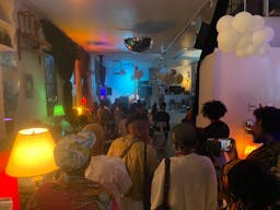 Beautiful and Versatile Open Loft Studio - Image 2