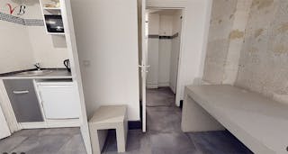 Central Paris Showroom next to Louis Vuitton HQ near Marais - Image 9